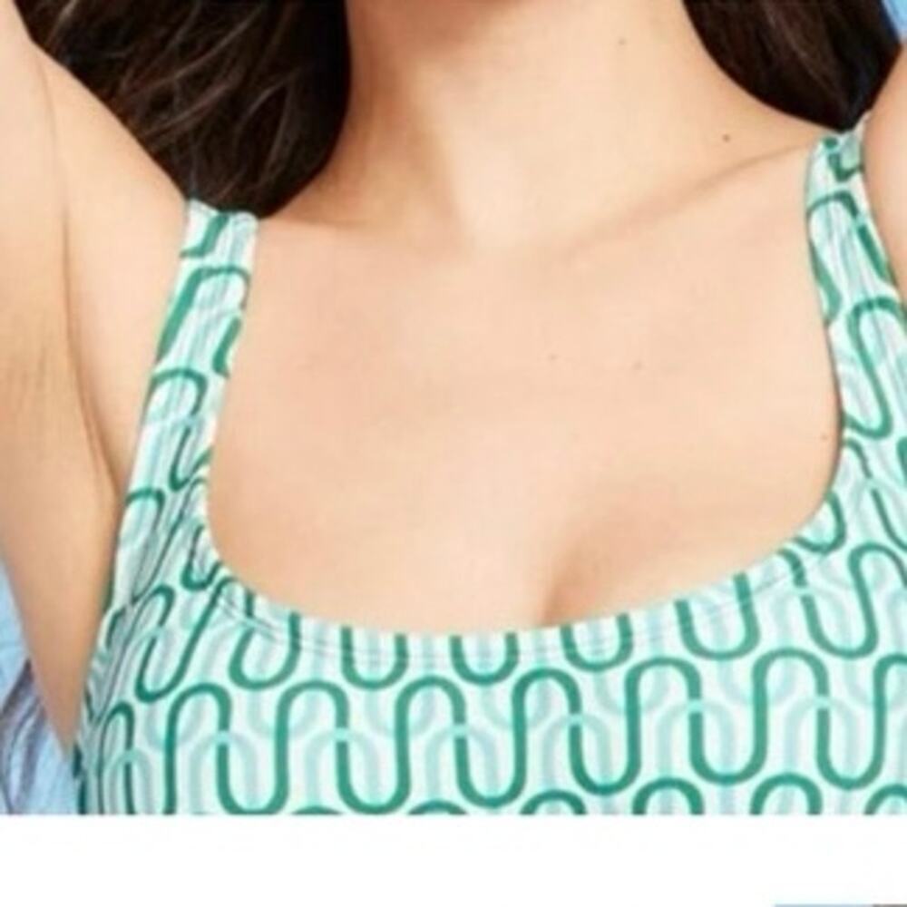 NWOT Kona Sol Green Geo Underwire Bikini Top Adjustable Padded Size Small
